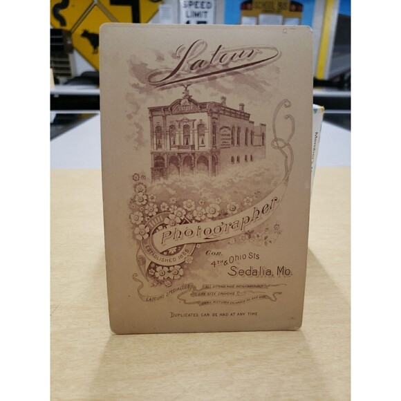 Antique Cabinet Card Photo Baby Infant c1880s LaTour Photographer Sedalia MO - Picture 6 of 12